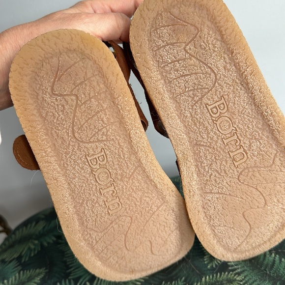 BORN Suede Sandals Size 6 M women's - Picture 6 of 10